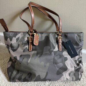 Tommy Hilfiger camo purse tote & free Michael Kors XL green shirt